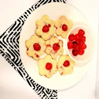 Cherry cookies.|Benajir Rahimさん