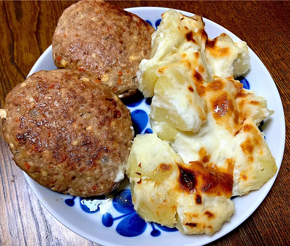 ハンバーグ　ポテトグラタン|まきさん