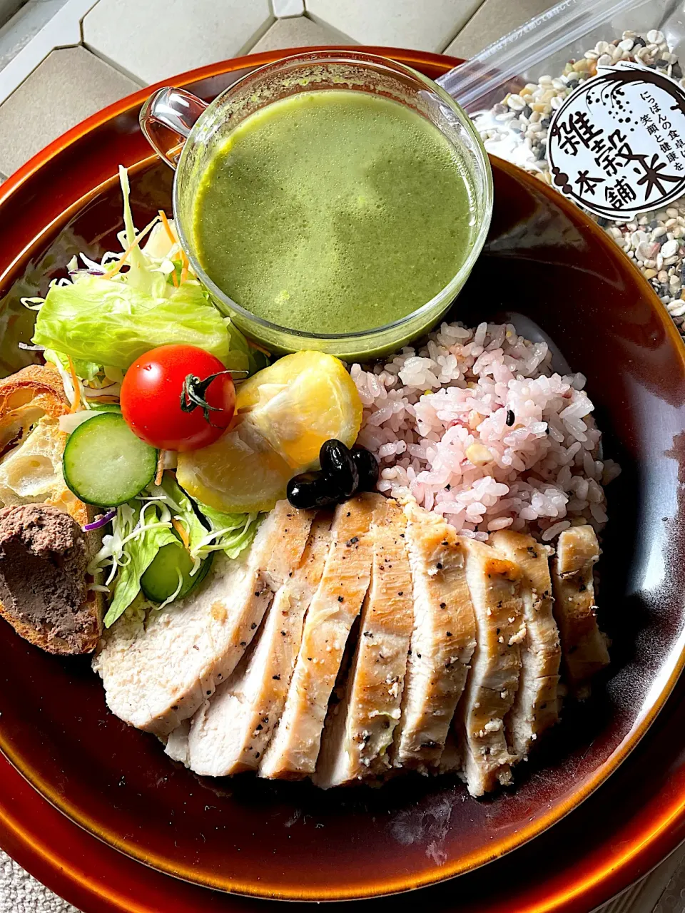 Snapdishの料理写真:鶏胸肉のグリルのワンプレート|ichikayaさん