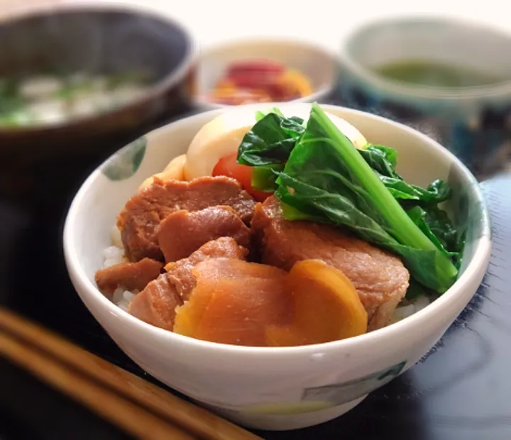 角煮丼定食|くまちゃんさん