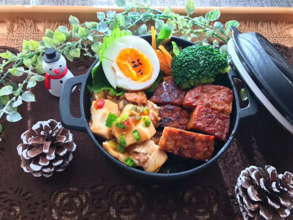 麻婆豆腐とサイコロマルシンハンバーグのダブル弁当でラスト弁当～|まなまな♡さん