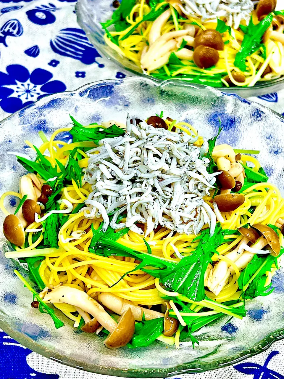 Snapdishの料理写真:フライパン1つで！しらすと水菜の冷製パスタ|まめもにおさん