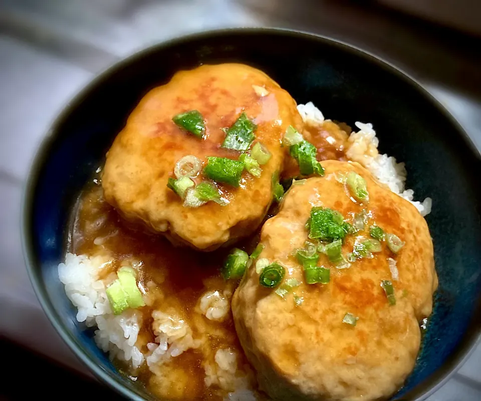 今夜は、鶏つくねハンバーグ丼を頂きました👍🎉|ギムレットさん