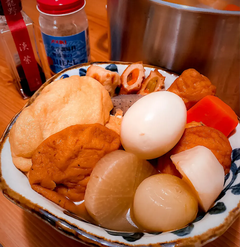 出汁も飲み干したい🤤貝柱出汁でおでん🍢|にゃんぺこさん