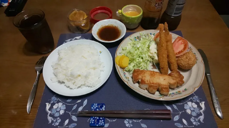 グローブカット肉のポークソテーとフライプレート(夕飯)|enarinさん