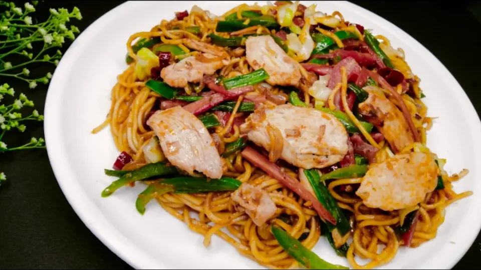 Spicy chicken noodles|Mrs.Tandoori Channelさん