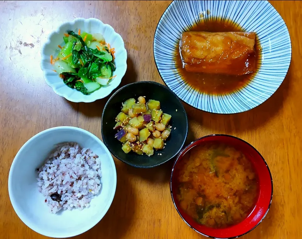 2022 1223　さばのみぞれ煮　小松菜のおひたし　さつまいもと大豆の甘辛炒め　なめことわかめのお味噌汁|いもこ。さん