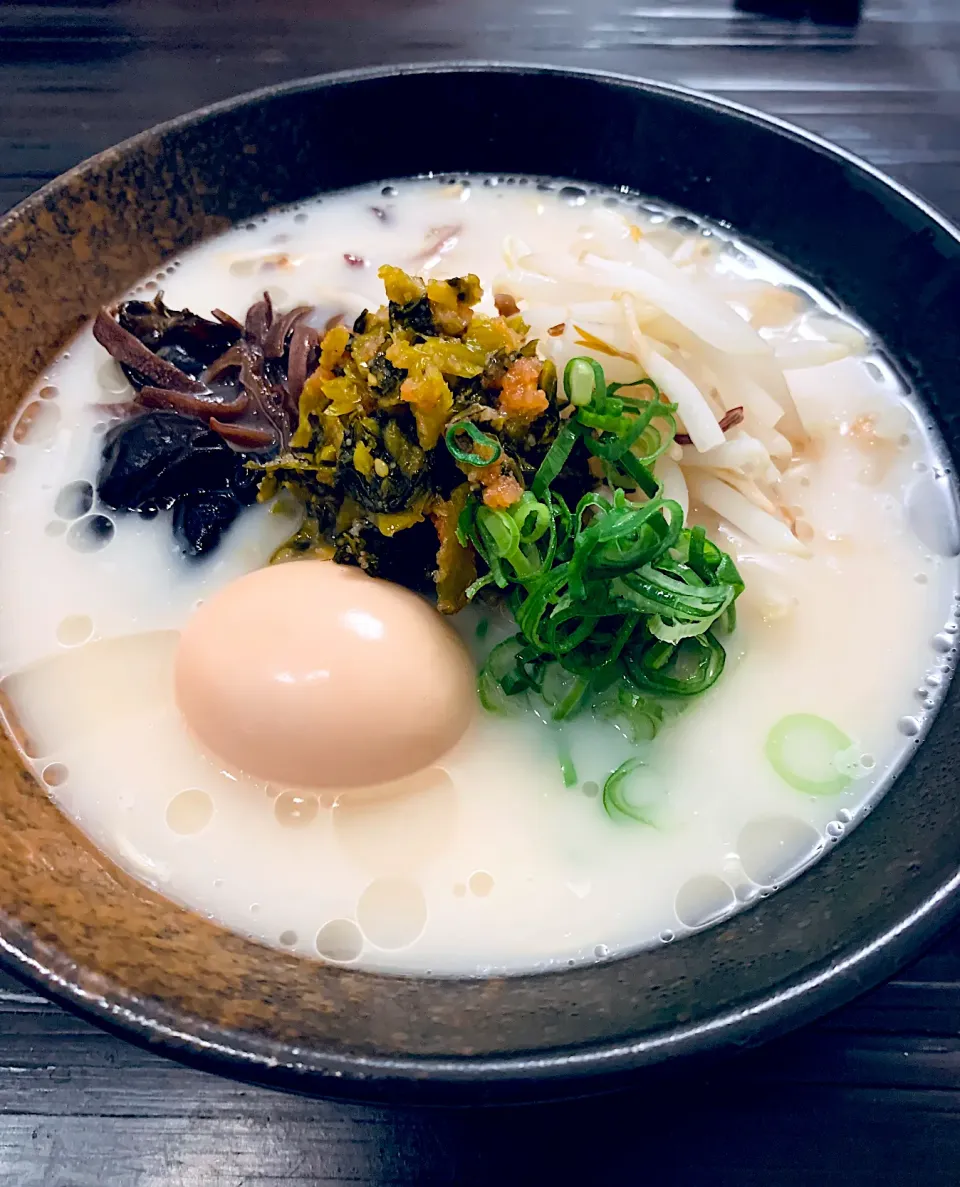 王道のとんこつラーメン作ってみた🍜|ぽくくんさん