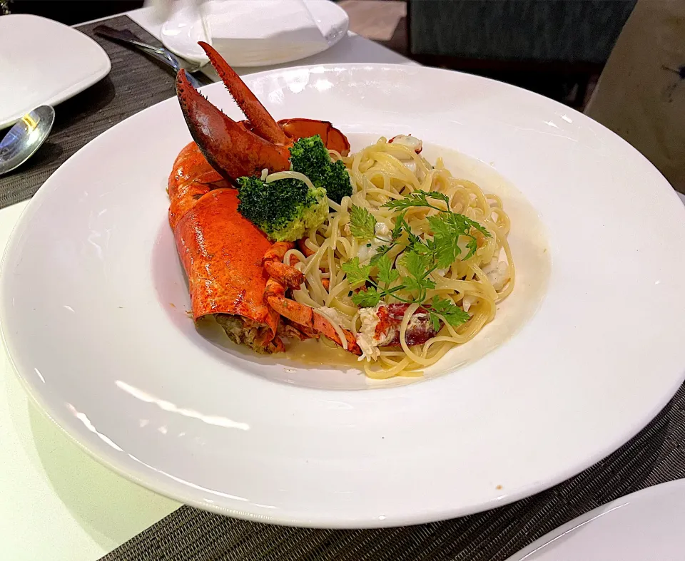 Boston lobster linguine|skyblueさん