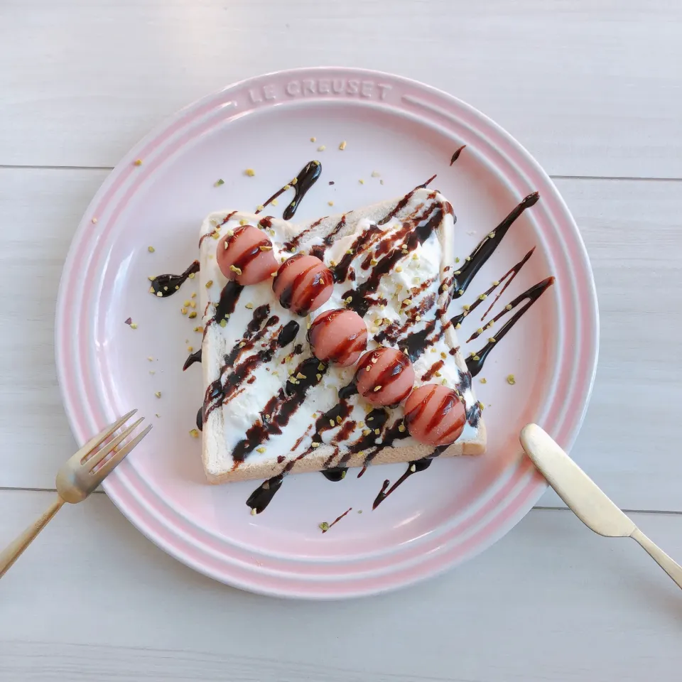 ストロベリー＆バニラアイストースト🍨🍓🍫|sakiさん