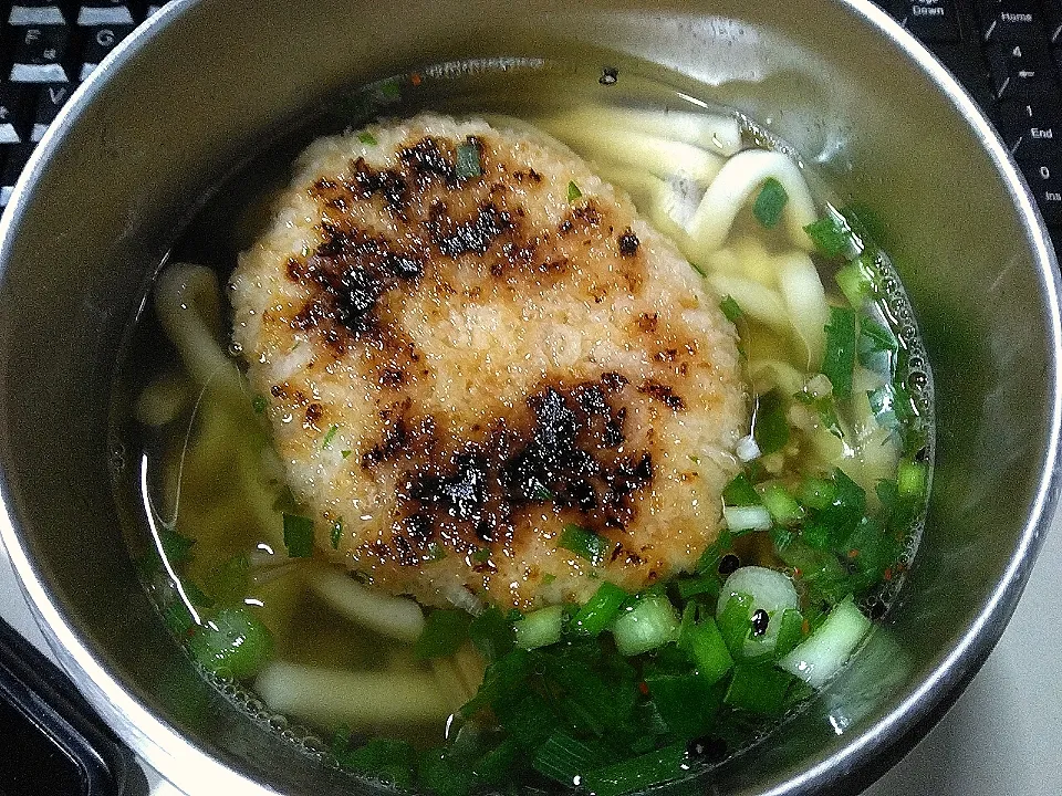 Snapdishの料理写真:なめ茸と肉そぼろのあんかけコロッケうどん|darkbaronさん