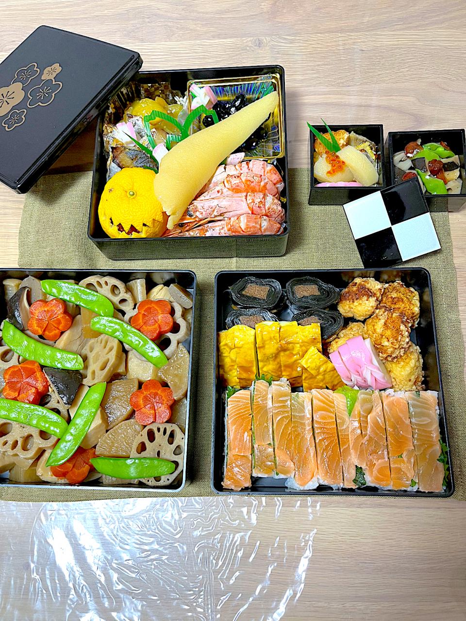 （家用）お節とミニお節