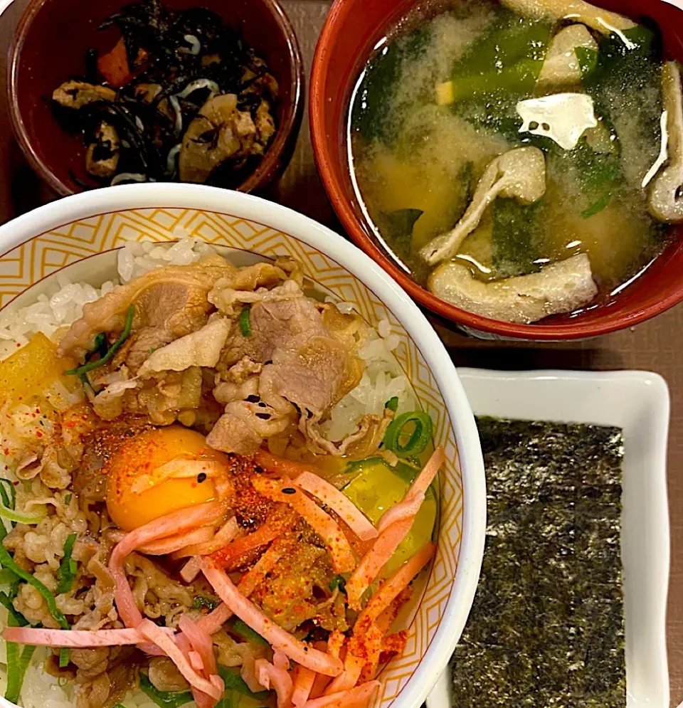 牛たまかけ朝食 350円|すくらんぶるえっぐさん