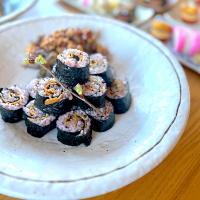 黒米でつくる桜色のくるくる稲荷