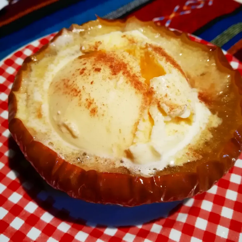 焼きりんごバニラアイス添え🍎🍨(1/2)|海猫さん