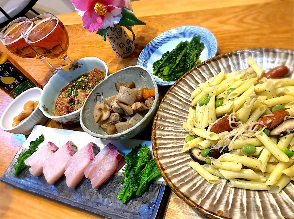 Snapdishの料理写真:カボスブリの刺身&リュウキュウ　昆布茶出汁のペンネ　うま煮　菜花の胡麻和え|じゅんさんさん