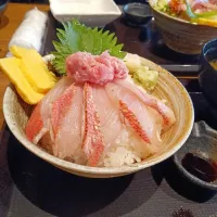 Snapdishの料理写真:沼津港　佐政　炙り金目鯛丼|えつこさん