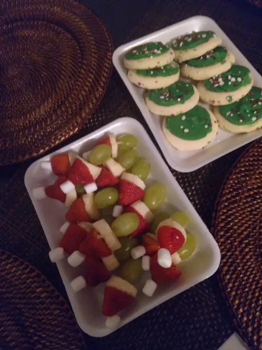 Grinch Sticks & Christmas Cookies|keyannaさん