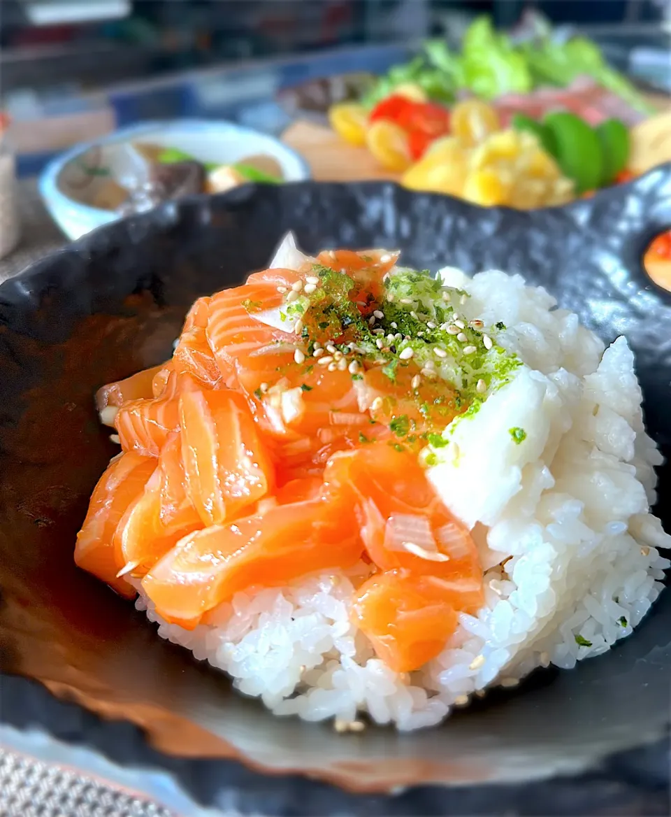 サーモン山かけ丼|ともえ☆さん