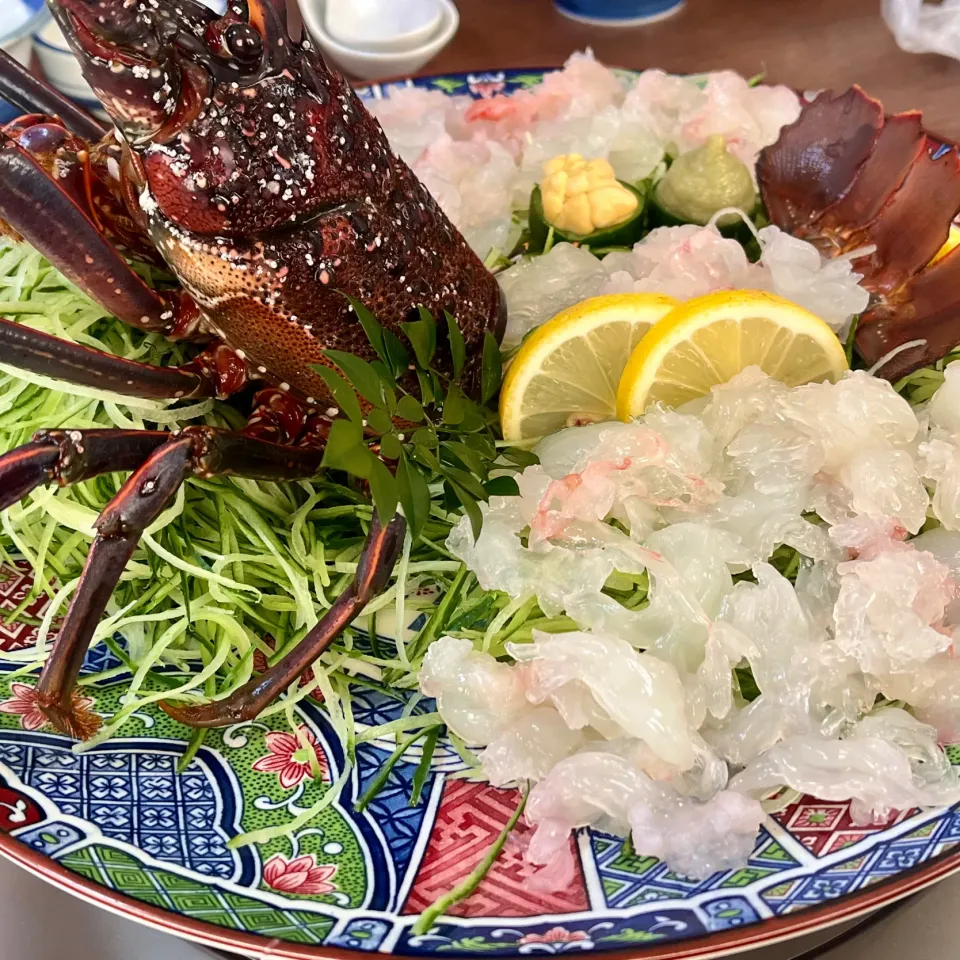 Snapdishの料理写真:伊勢海老のお刺身🦞美味しかった〜🤤✨|Lenoさん