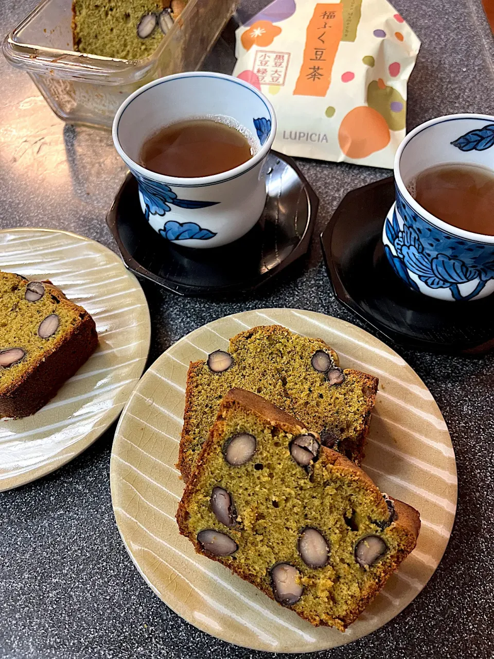 Snapdishの料理写真:抹茶黒豆ケーキ|Sakikoさん