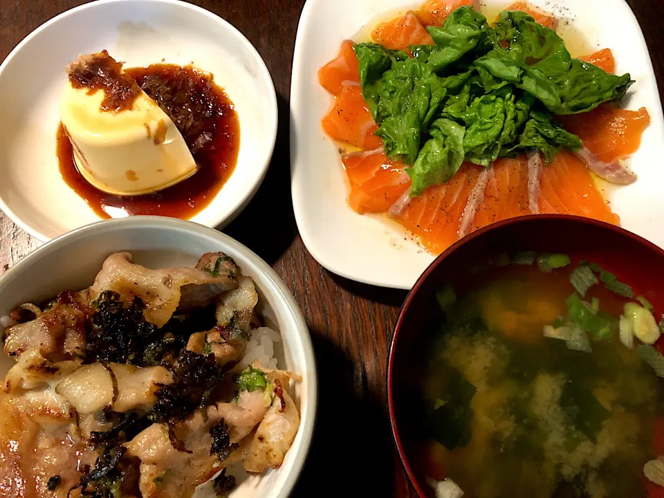 サーモンのカルパッチョ、豚丼|もちこさん