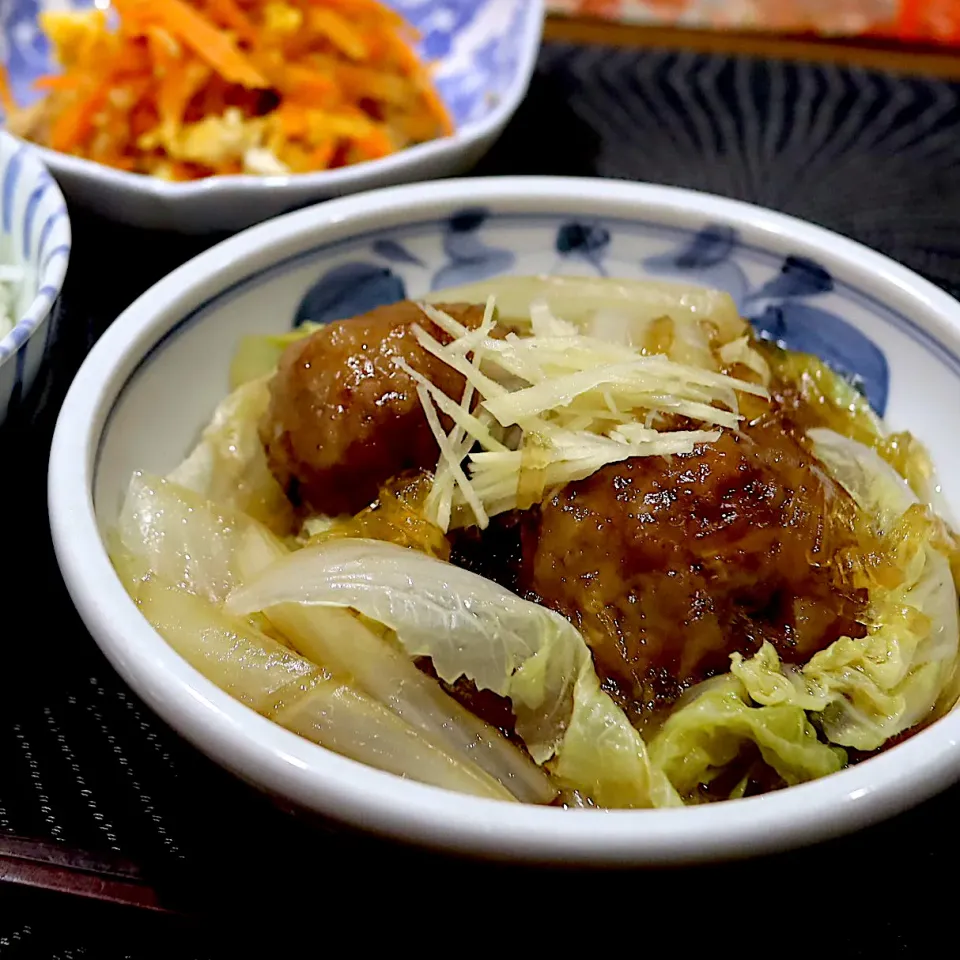 Snapdishの料理写真:かおるさんの料理 白菜獅子頭🇹🇼（白菜と肉団子の甘辛煮）|かおるさん