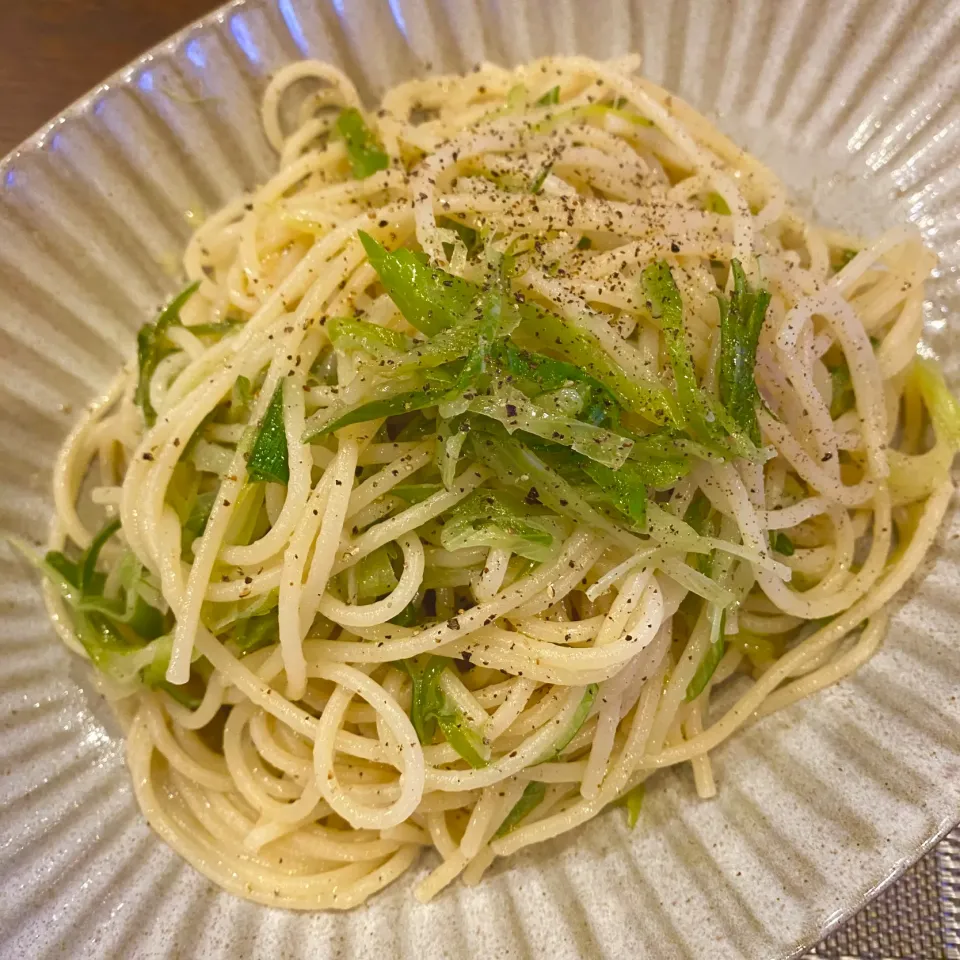 Snapdishの料理写真:青ネギとアンチョビのパスタ|OLの気ままご飯🍽さん