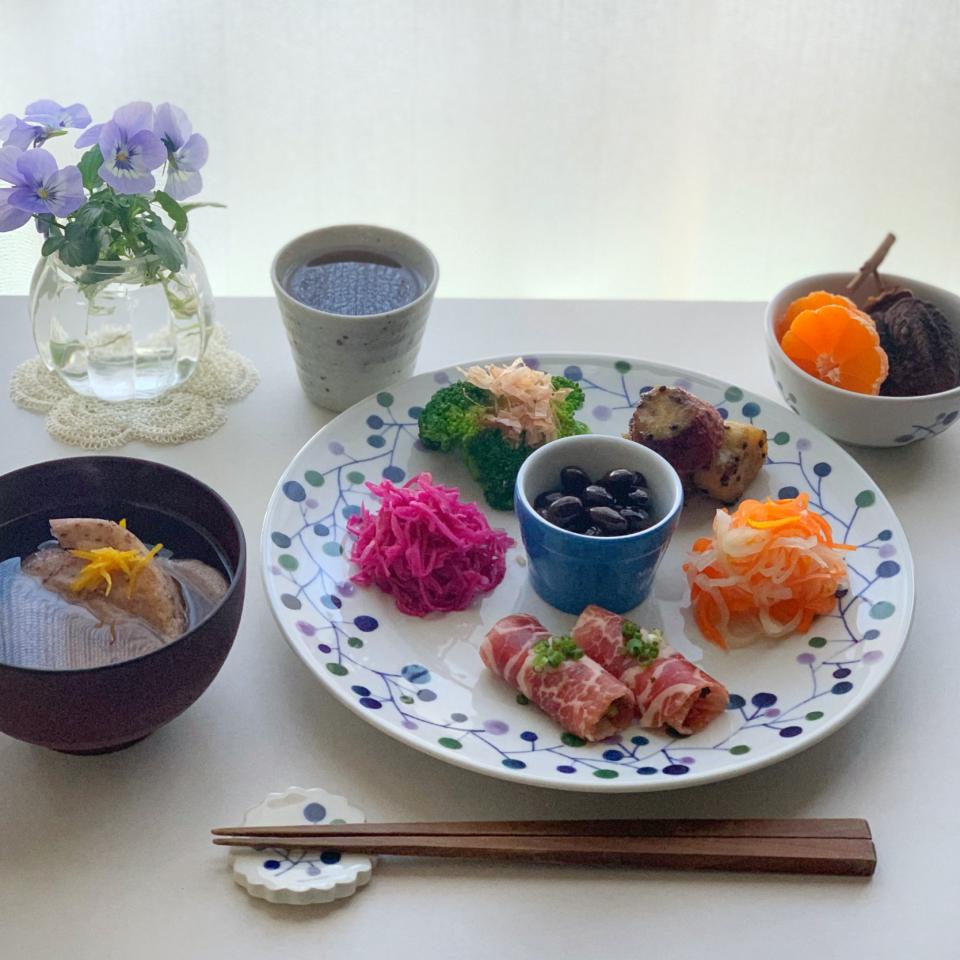 今朝ご飯で明けましておめでとうございます。