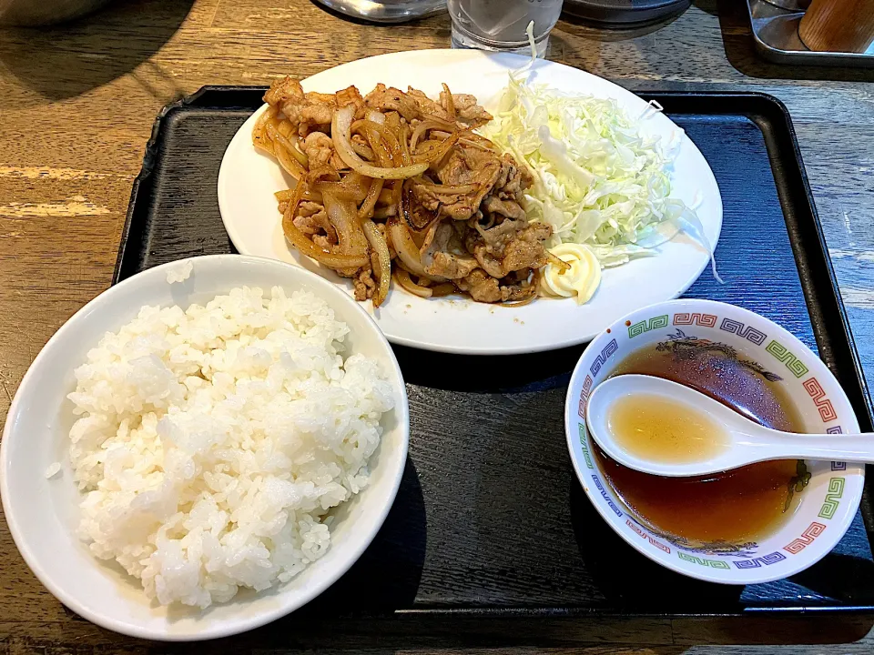 Snapdishの料理写真:生姜焼定食|しのぶさん