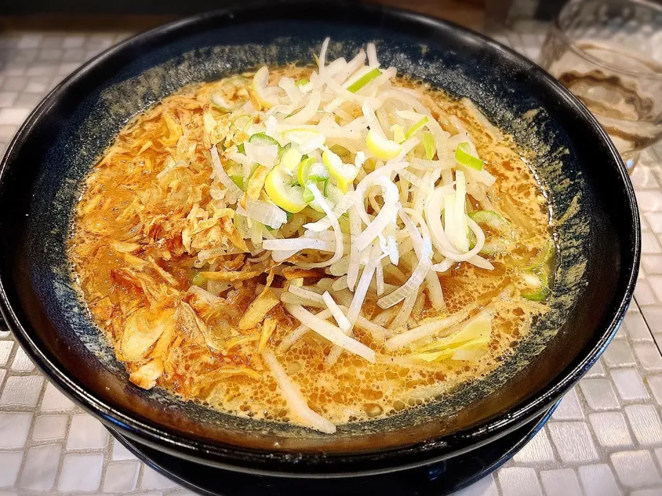 Snapdishの料理写真:北海道味噌ラーメン ¥850|Blue Moon Caféさん