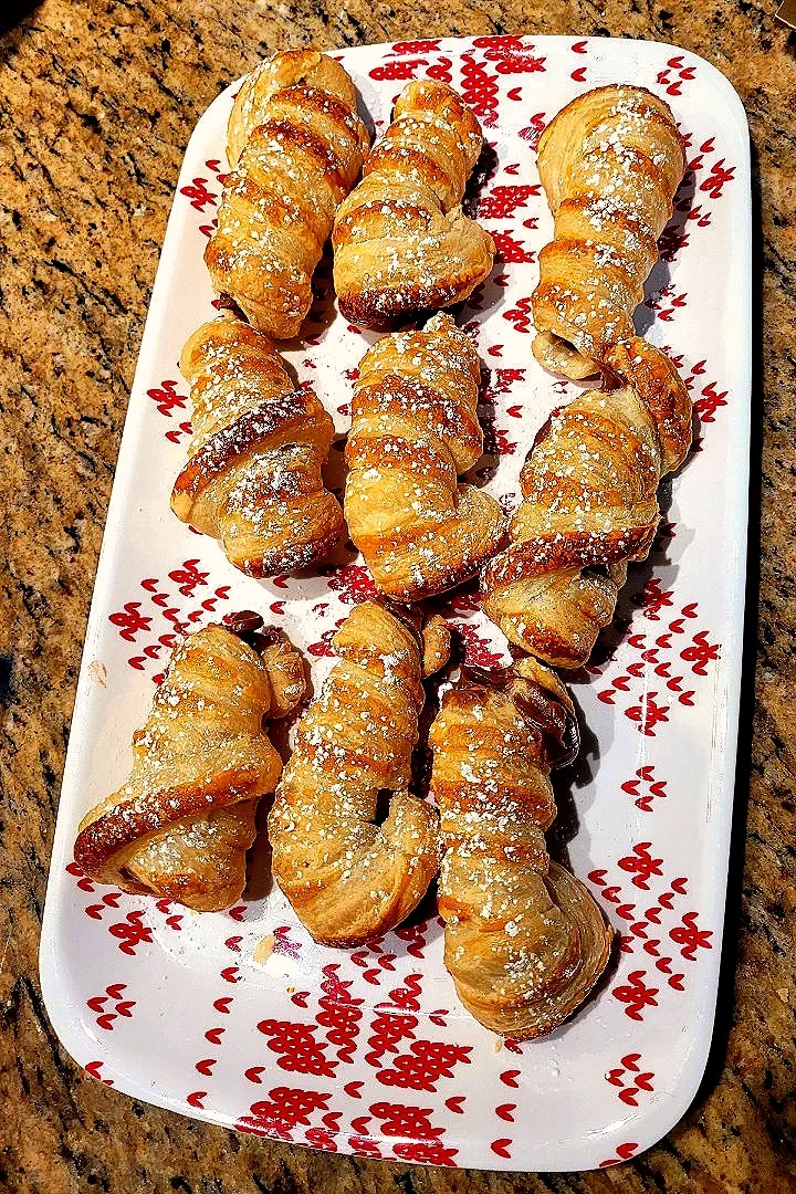 Cannoncini aka Puff Pastry Cannoli|Erin Spencerさん