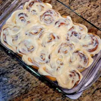 Snapdishの料理写真:Cinnamon Rolls with Eggnog Cream Cheese Frosting|Erin Spencerさん