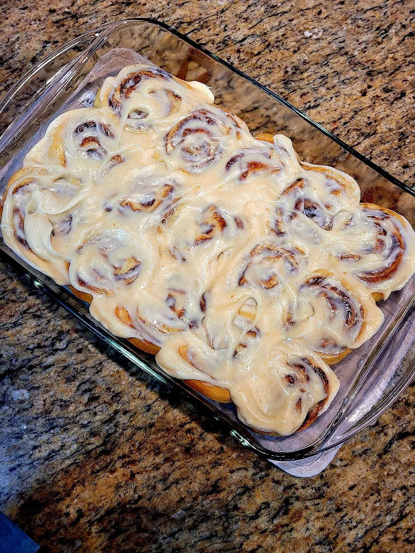 Cinnamon Rolls with Eggnog Cream Cheese Frosting|Erin Spencerさん