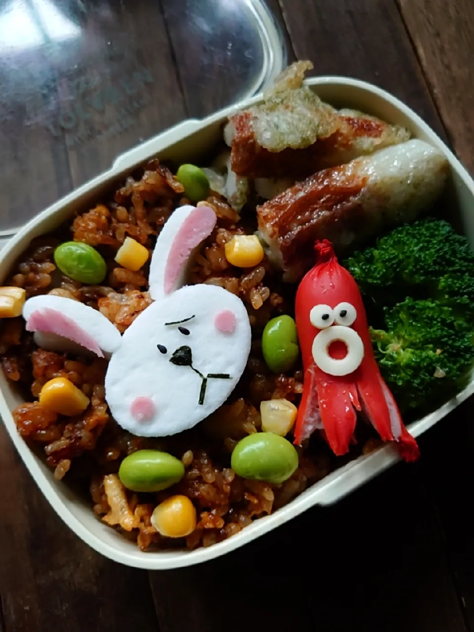 漢の…妻用🍱黒チャーハンとちくわの磯辺揚げ弁当|ᵏᵒᵘさん