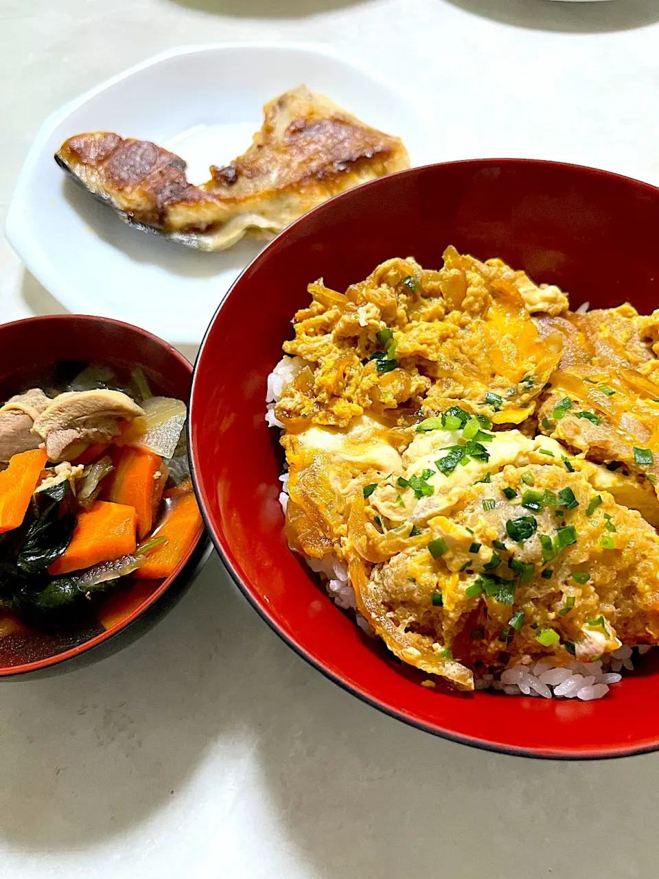 カツ丼、ぶりカマ、お雑煮セット♫|ささるみさん