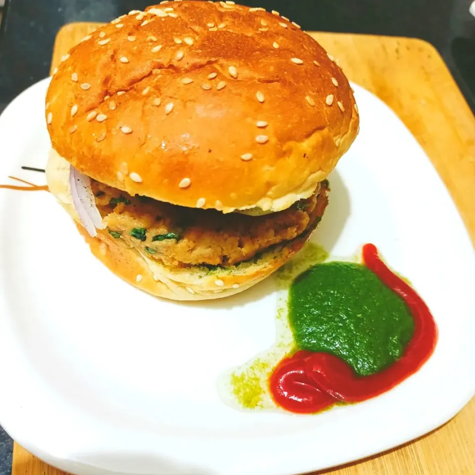 Snapdishの料理写真:Potato Patty Cheese Burger!!🍔👨‍🍳🍲📸

Follow me for more amazing content!!👨‍🍳📸|food.shots2022さん