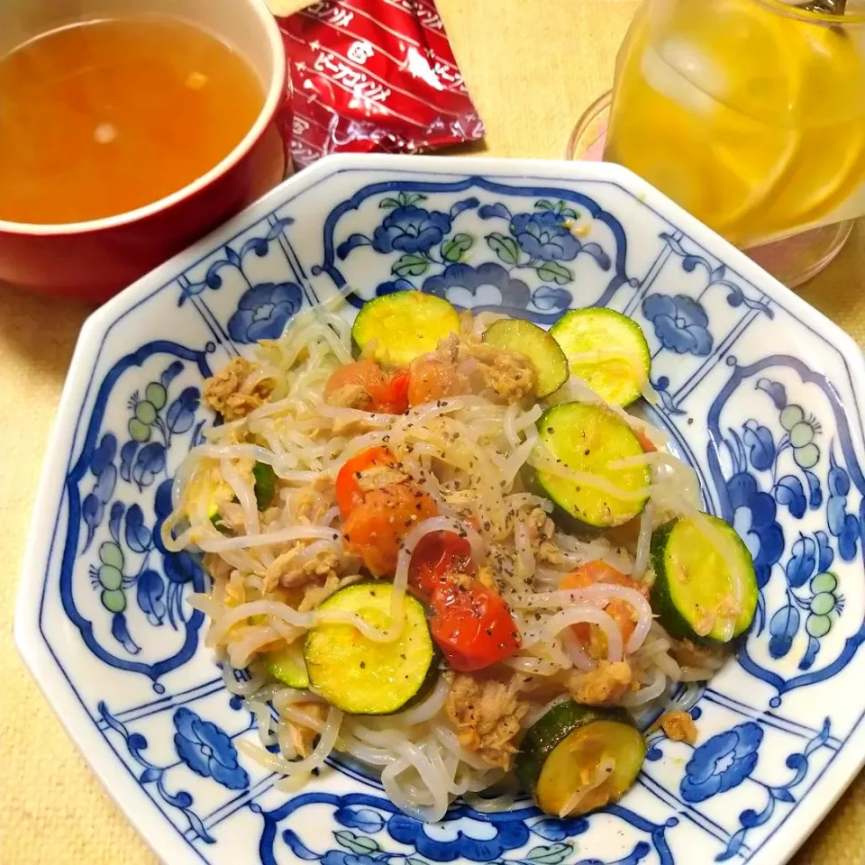 ズッキーニとツナとトマトのしらたきパスタ|うたかた。さん