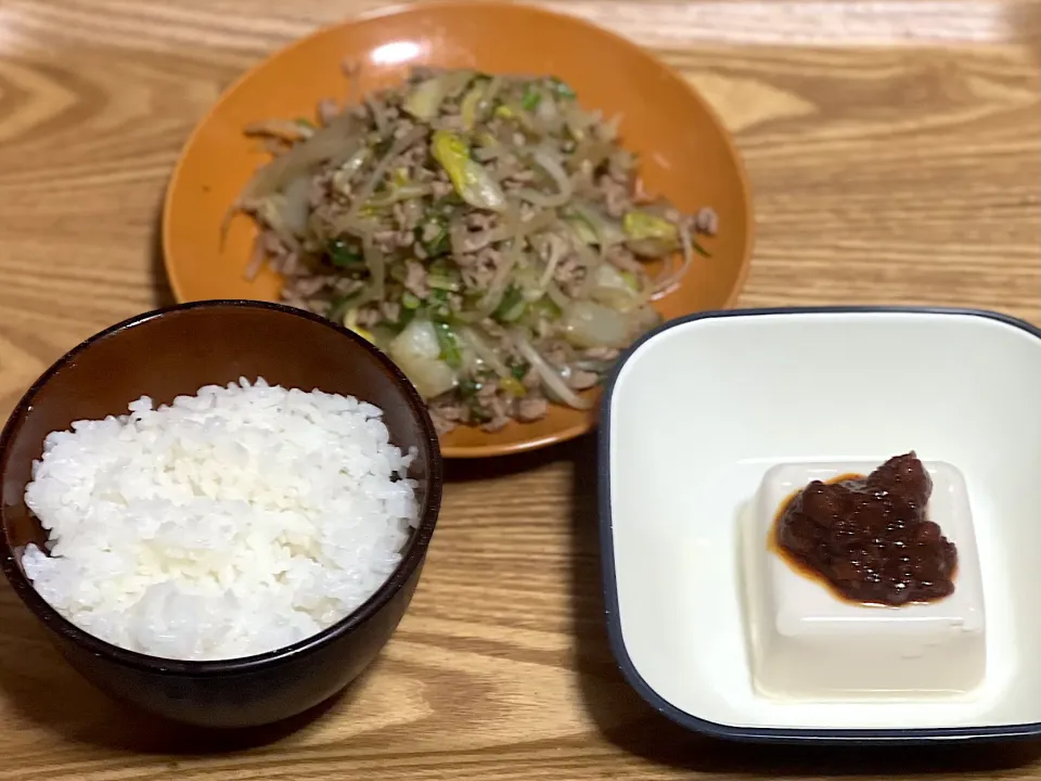 ☆豚ひき肉と白菜もやし炒め ☆食べるだし醤油で冷奴|まぁたんさん