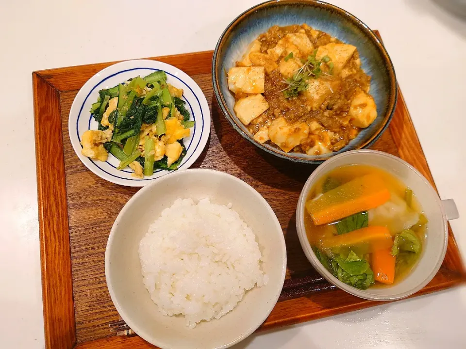 麻婆豆腐、餃子スープ、ターサイの卵炒め|sorsmdさん