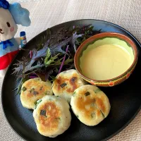 里芋のお餅風😋スモークオイスターマスタードソース添え