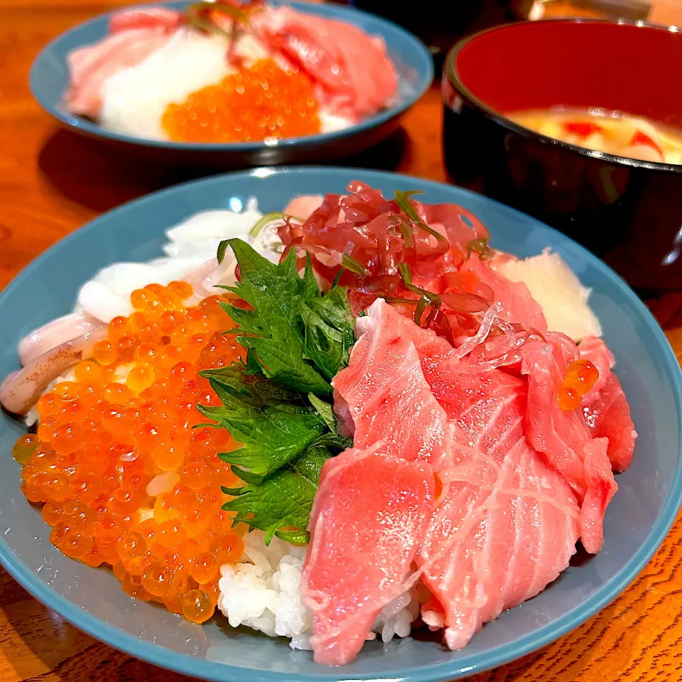 割引刺身で海鮮丼😋|すかラインさん