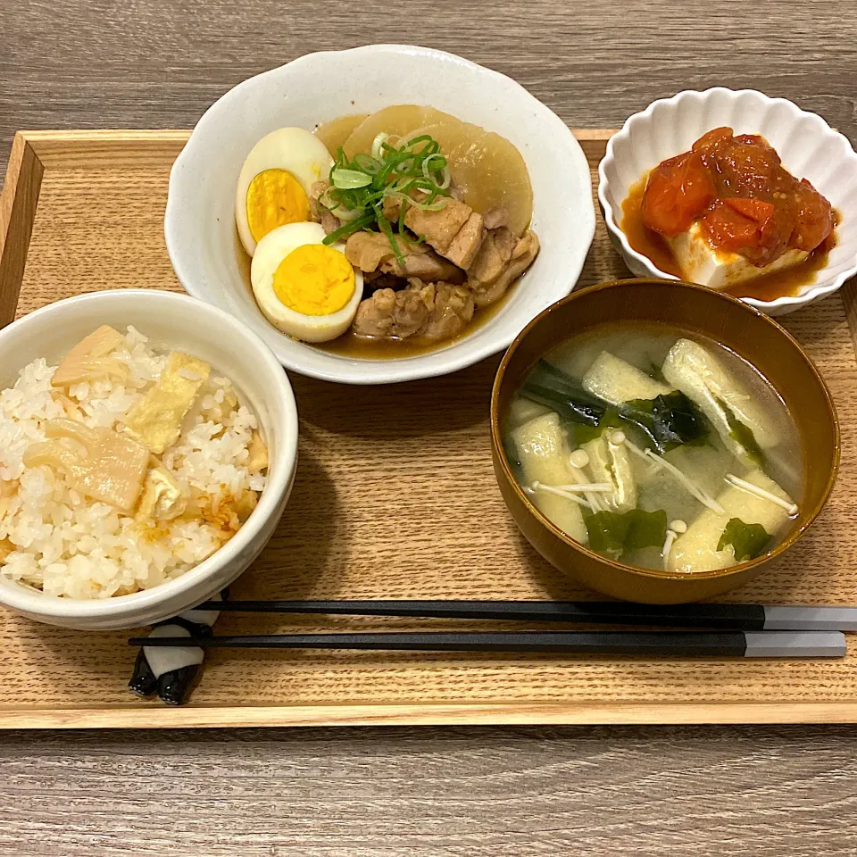 筍ご飯 鶏肉と大根の煮物 味噌汁 にんにくトマトソース冷奴|m iさん