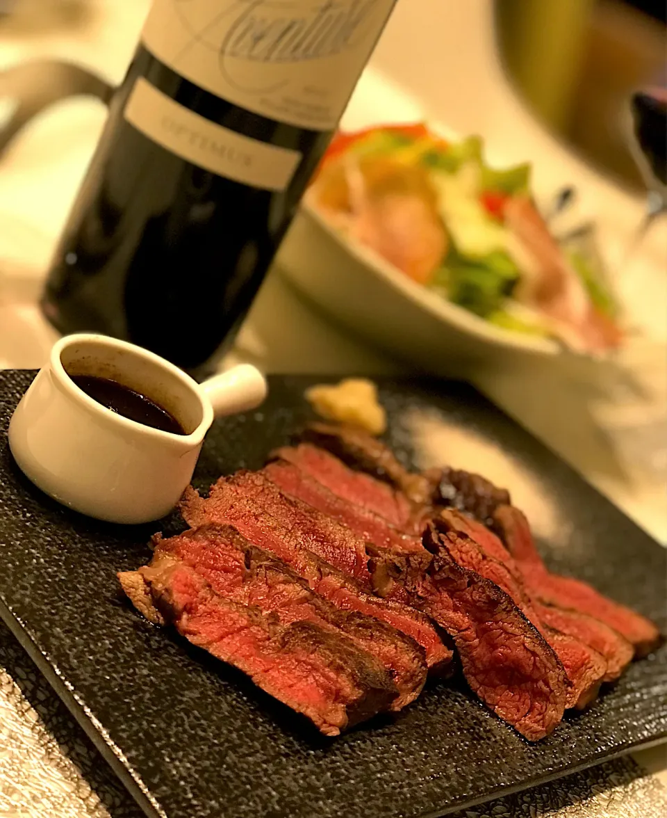 牛ヒレステーキ🥩🇺🇸➰🍷|ナムナムさん