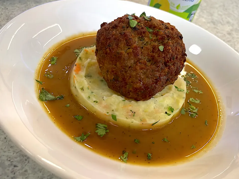 BOULET LIEGEOISE - Belgian style meatball on STOMP and house special sweet and sour beef gravy|270w178bさん