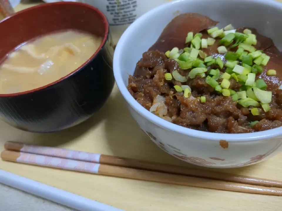 Snapdishの料理写真:まぐろ漬けすぎ丼|ka5 um1さん