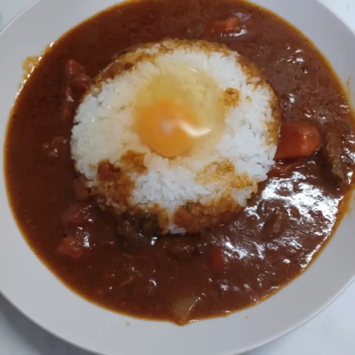 狸の宴シリーズ
昨夜の御料理

欧風カレー

ベースは先日の狸特製ビーフシチュー
久しぶりにインド式では無い
小麦粉のルーを使ったカレーと為りました。スパイス調合は狸特製。
無化調 無添加です。|タヌキさん