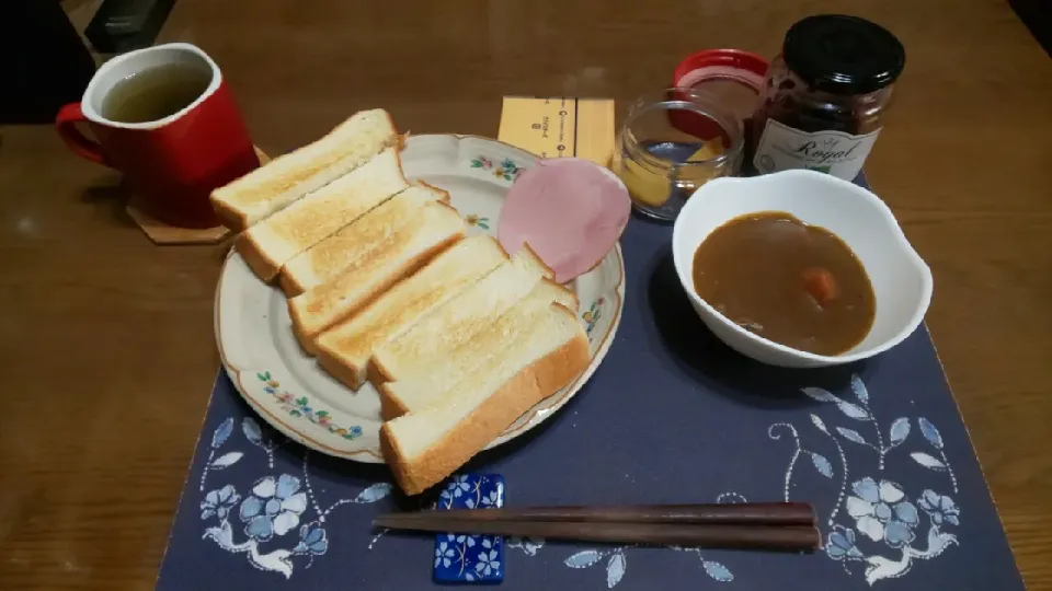 スティックトーストとカレー(昼飯)|enarinさん