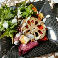 Snapdishの料理写真:冬の焼き野菜サラダ ヨーグルトドレッシング|lilleiiさん