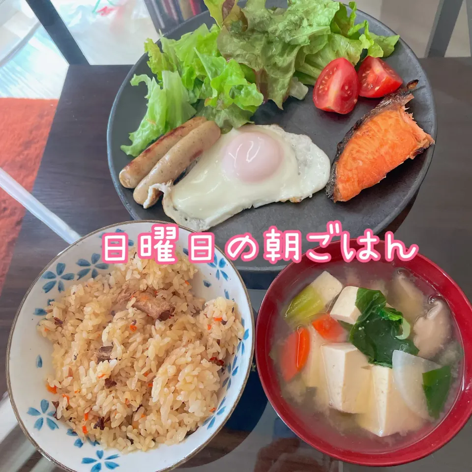 Snapdishの料理写真:日曜日の朝ごはん🥣さんまご飯|emahaさん